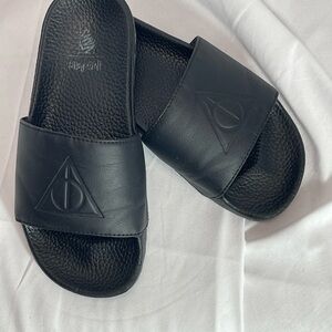 Harry Potter Deathly Hallows Vans Black & Silver Checkerboard side slides. 5.0